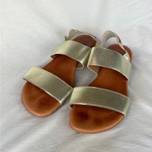 Andre Assous Sandals